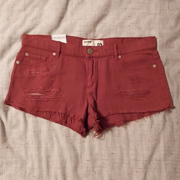 Garage Flirty Festival Short - Picture 1 of 3